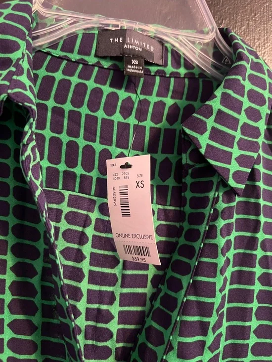 The Limited Ashton Navy & Green Geometric Button-Up Shirt - Picture 3 of 3